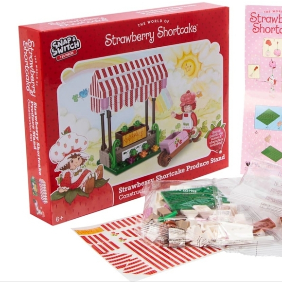 The World of Strawberry Shortcake 123 Piece Construction Set: Produce Stand/BNIB - Picture 12 of 12